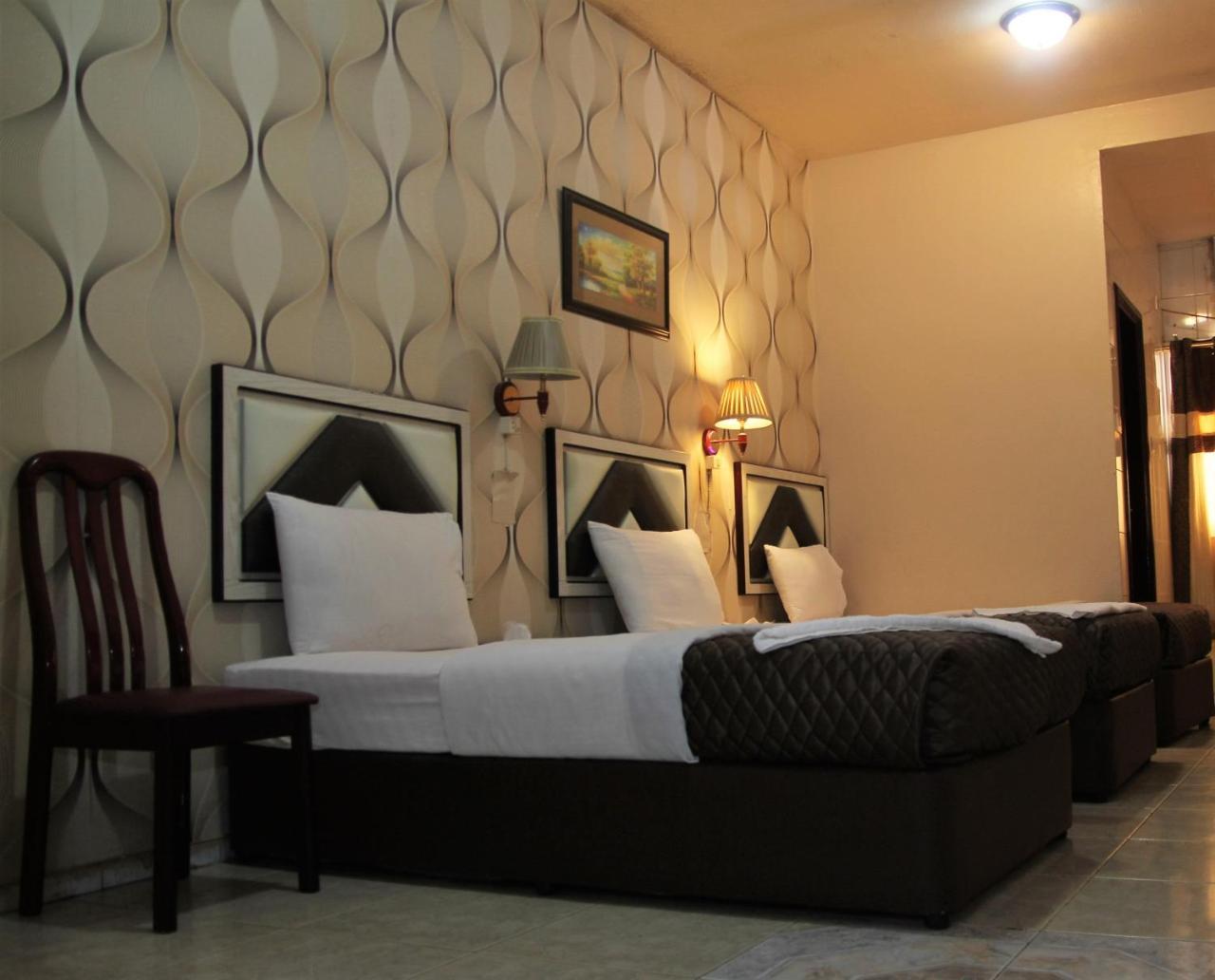 Al Kawakeeb Hotel By Gemstones Dubai Bagian luar foto